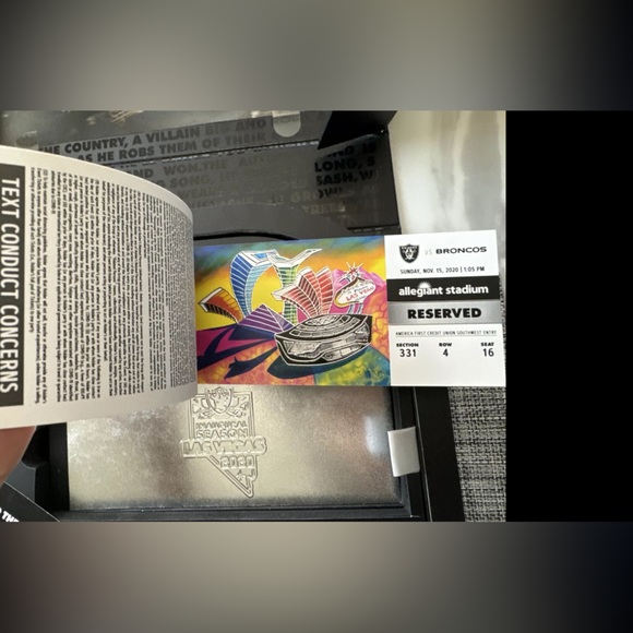 Las Vegas Raiders 2020 Allegiant Stadium Inaugural Season Ticket Gift Box - Picture 5 of 16